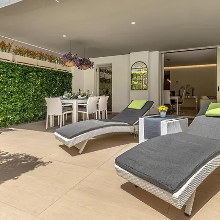 Apartment Vacation I Royal Banus Apartment, Swimming-pool, Minutes From The Marina, The And Luxury Shopping *