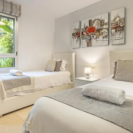 Apartmán Vacation I Royal Banus Apartment, Swimming-pool, Minutes From The Marina, The And Luxury Shopping *