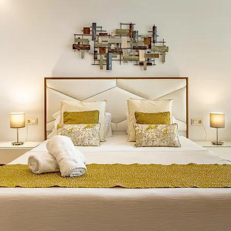 Vacation I Royal Banus Apartment, Swimming-pool, Minutes From The Marina, The And Luxury Shopping *