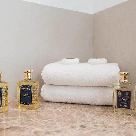 Vacation I Royal Banus Apartment, Swimming-pool, Minutes From The Marina, The And Luxury Shopping Apartment