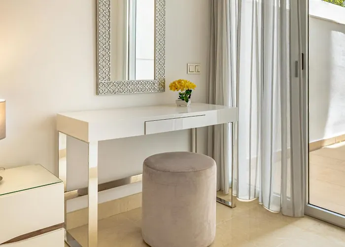 Vacation I Royal Banus Apartment, Swimming-pool, Minutes From The Marina, The And Luxury Shopping Marbella