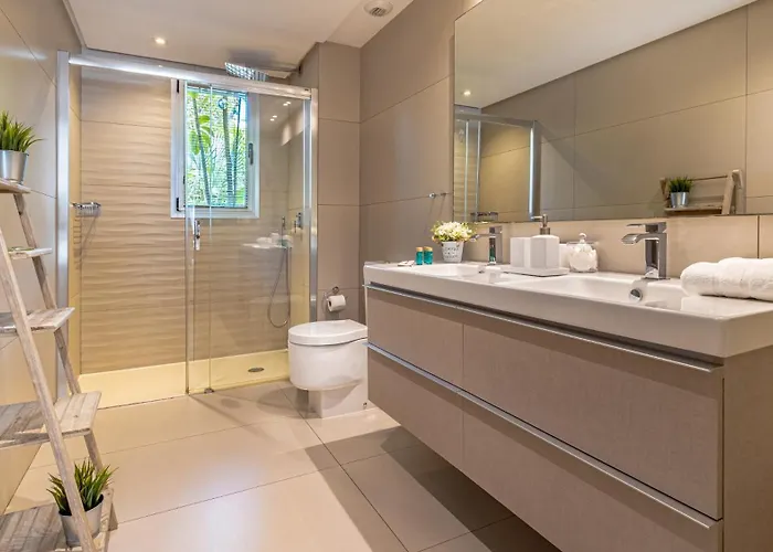 Vacation I Royal Banus Apartment, Swimming-pool, Minutes From The Marina, The And Luxury Shopping *