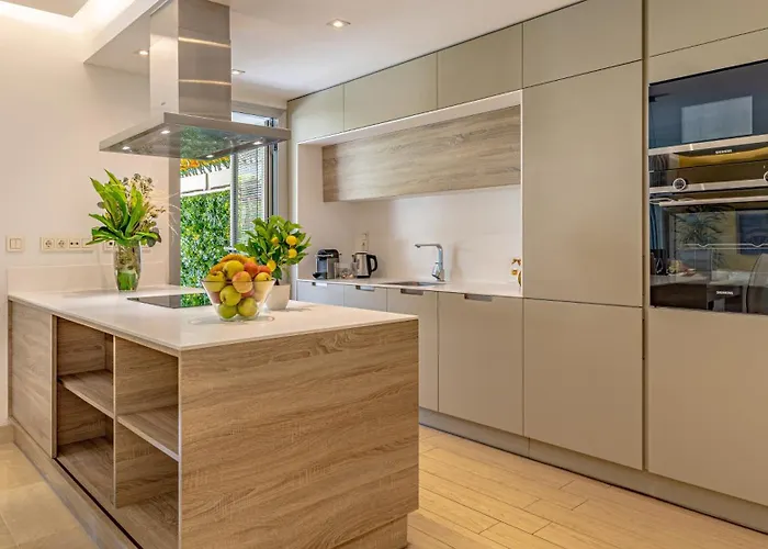 Vacation I Royal Banus Apartment, Swimming-pool, Minutes From The Marina, The And Luxury Shopping Appartement *