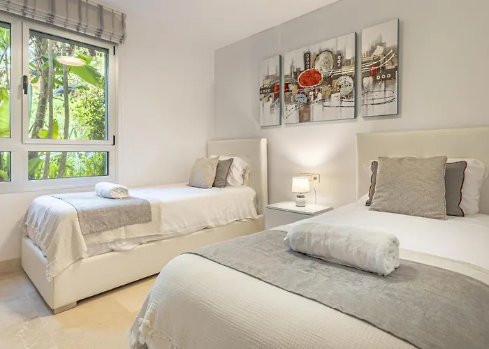 Appartement Vacation I Royal Banus Apartment, Swimming-pool, Minutes From The Marina, The And Luxury Shopping *