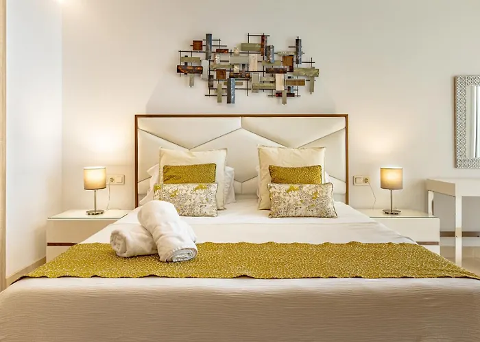 Vacation I Royal Banus Apartment, Swimming-pool, Minutes From The Marina, The And Luxury Shopping *