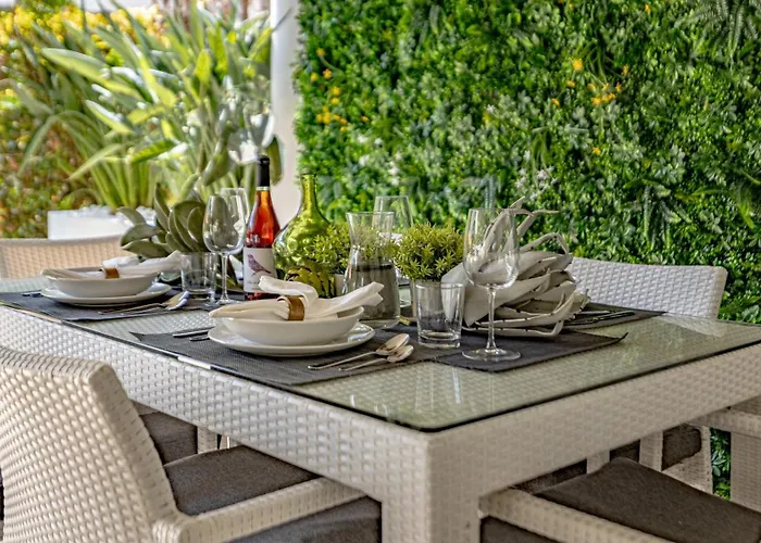 Vacation I Royal Banus Apartment, Swimming-pool, Minutes From The Marina, The And Luxury Shopping Marbella