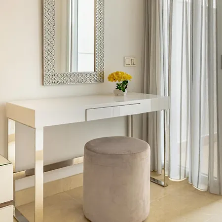 Vacation I Royal Banus Apartment, Swimming-pool, Minutes From The Marina, The And Luxury Shopping Марбелья